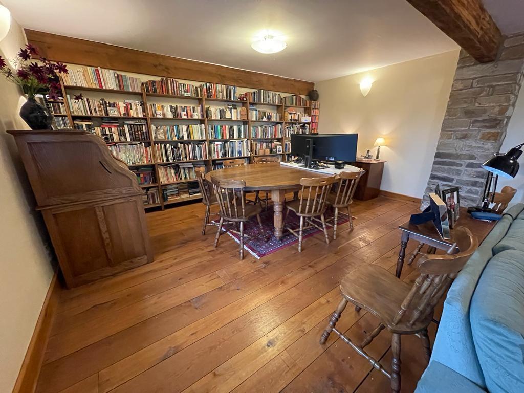 LIVING DINING SITTING ROOM