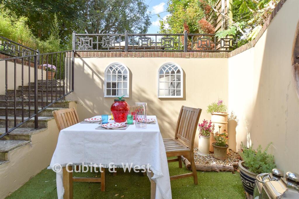 External Lifestyle Photograph