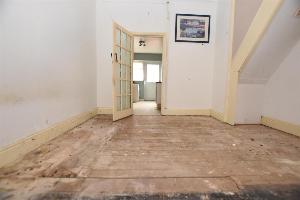 Dining Area.JPG