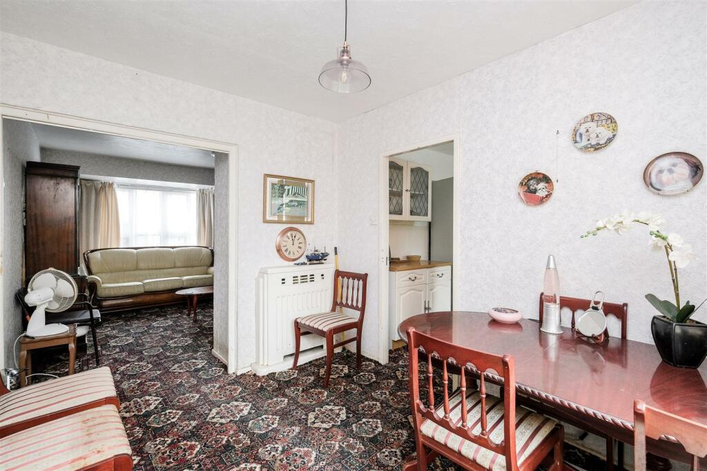 82 Millfield Avenue-5.jpg