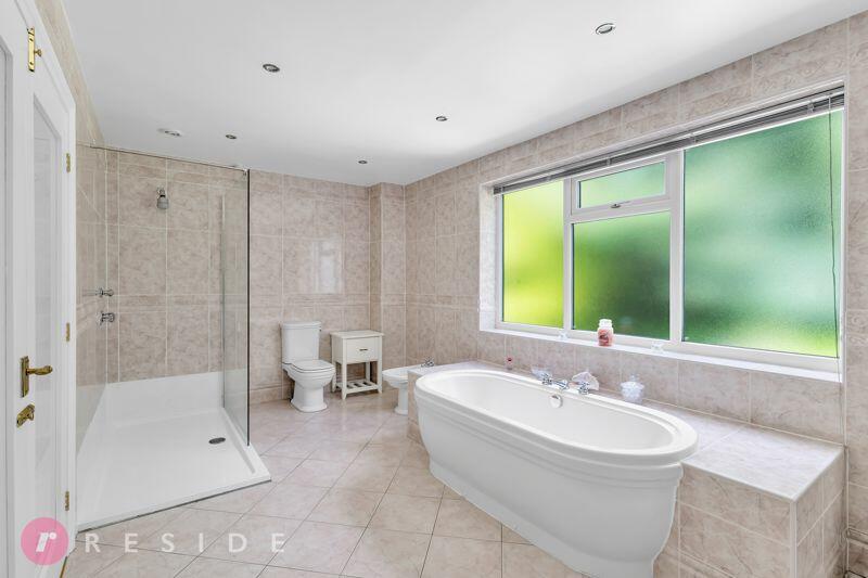 En-Suite Bathroom