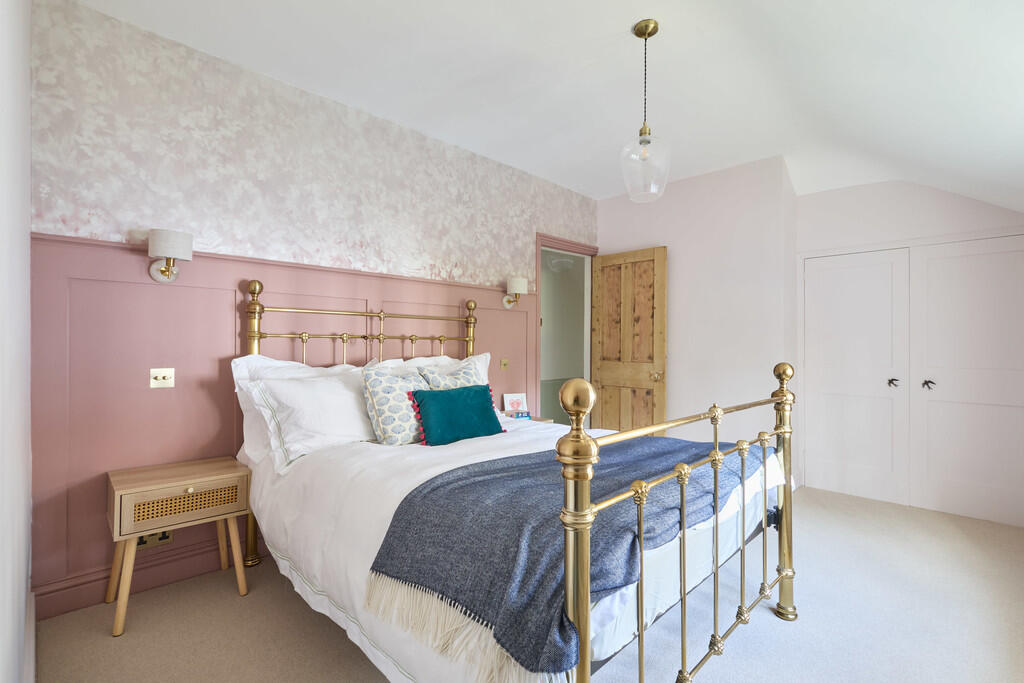 27 New Street 240...