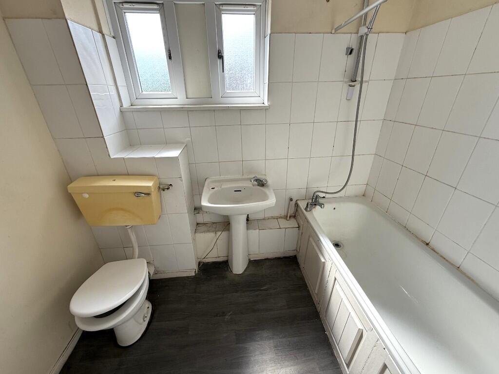 FITTED BATHROOM