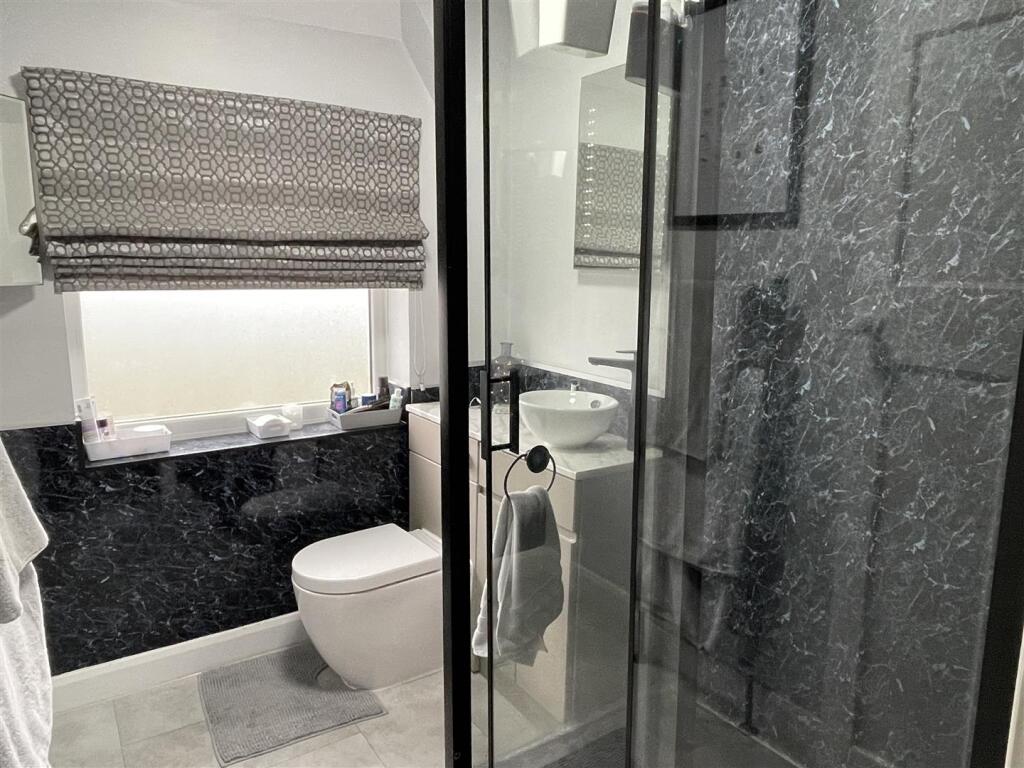 Shower Room.JPG