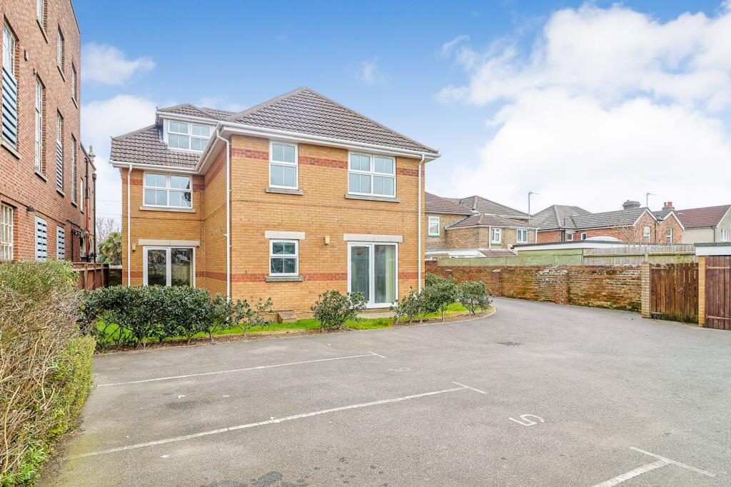 Flat 5, 9 Wycliffe Road, Bournemouth, Dorset, BH9 1JP