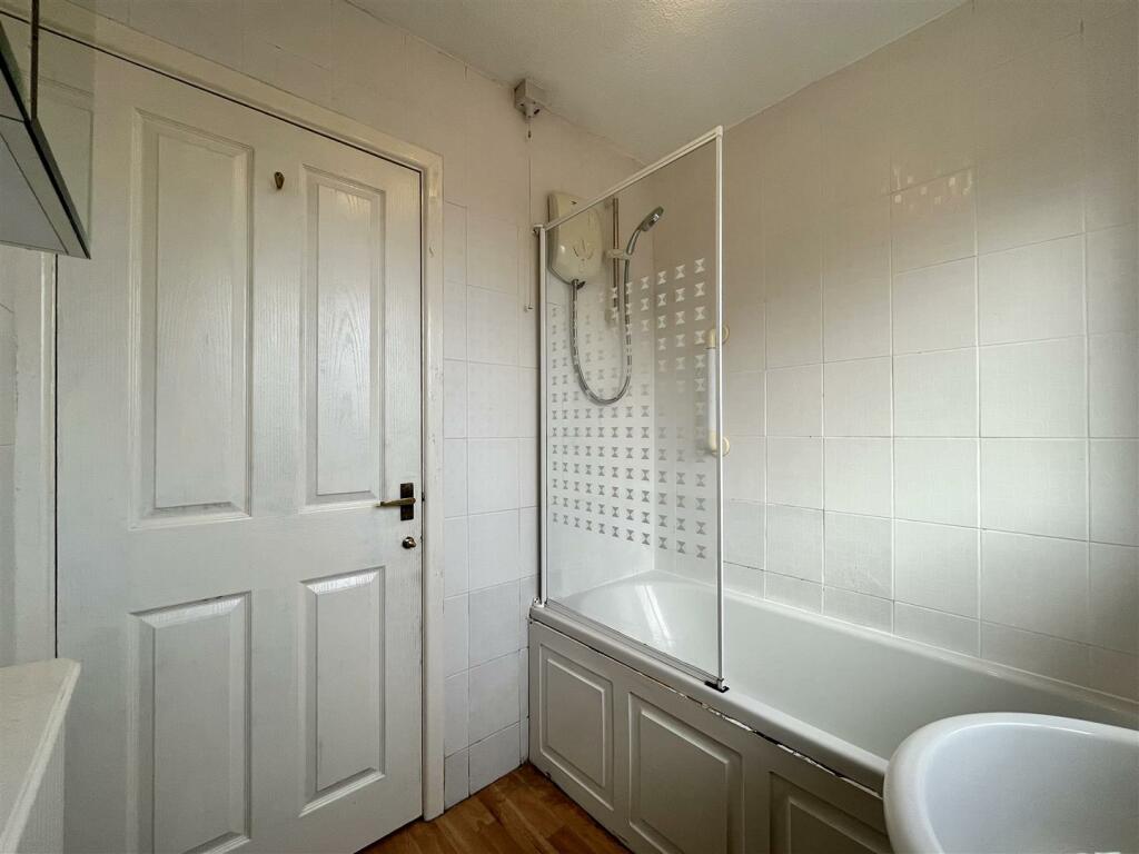 Bathroom Aspect 2