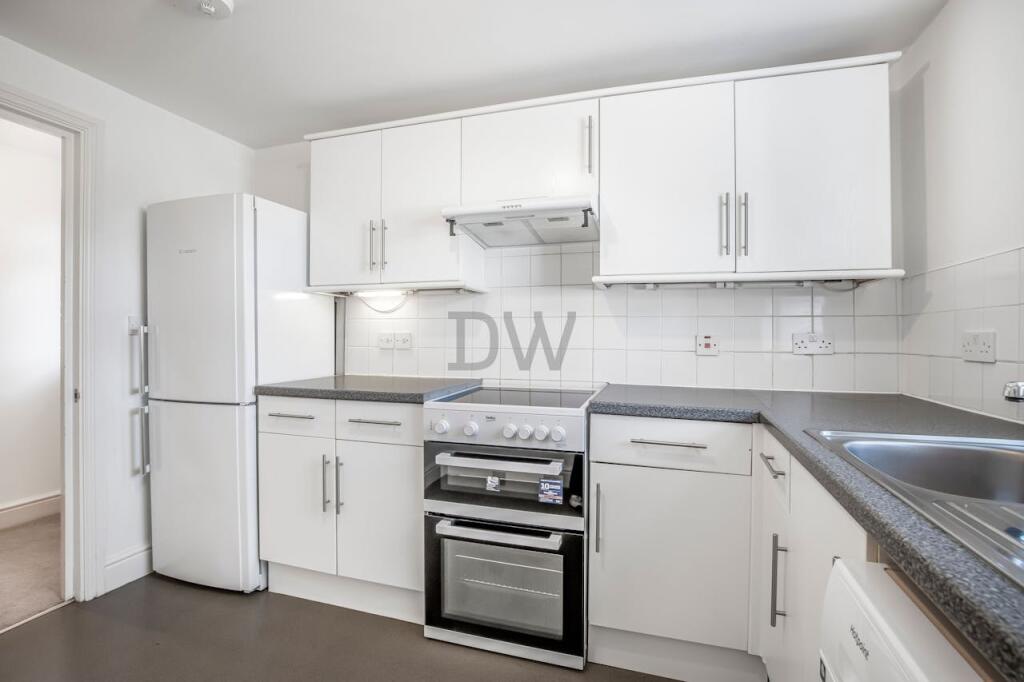 60b_Woodlands_Park_road15.jpg