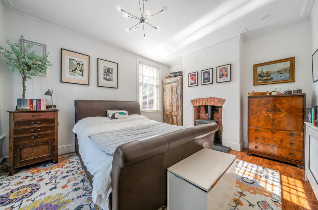 -68da82cae6485-l-1357299-25-68d978012955a