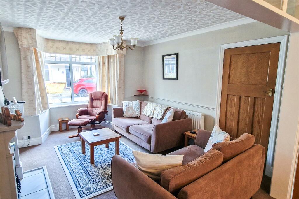 Living Room.jpg