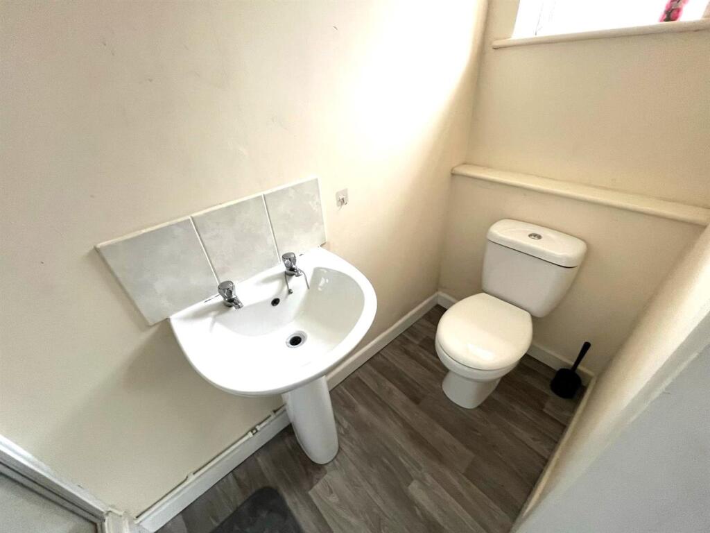 Shower Room Pic 2