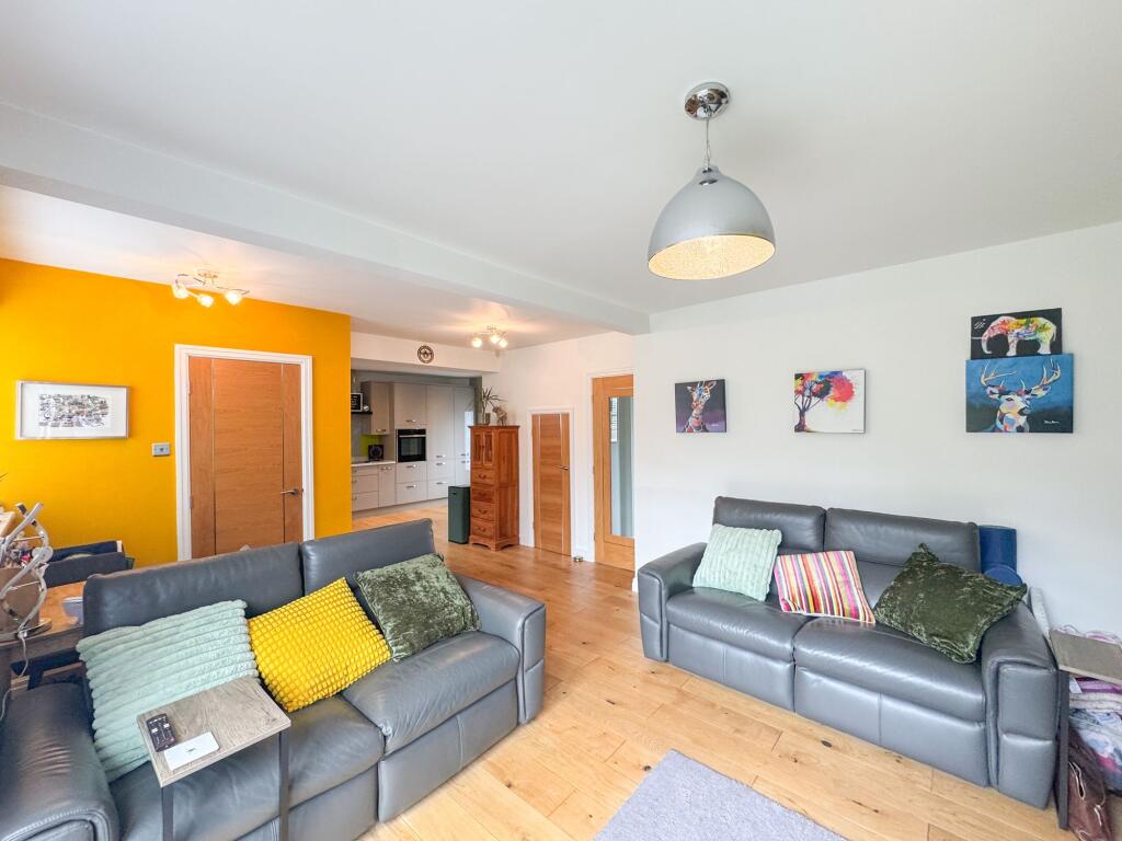 Kitchen / Diner / Lounge