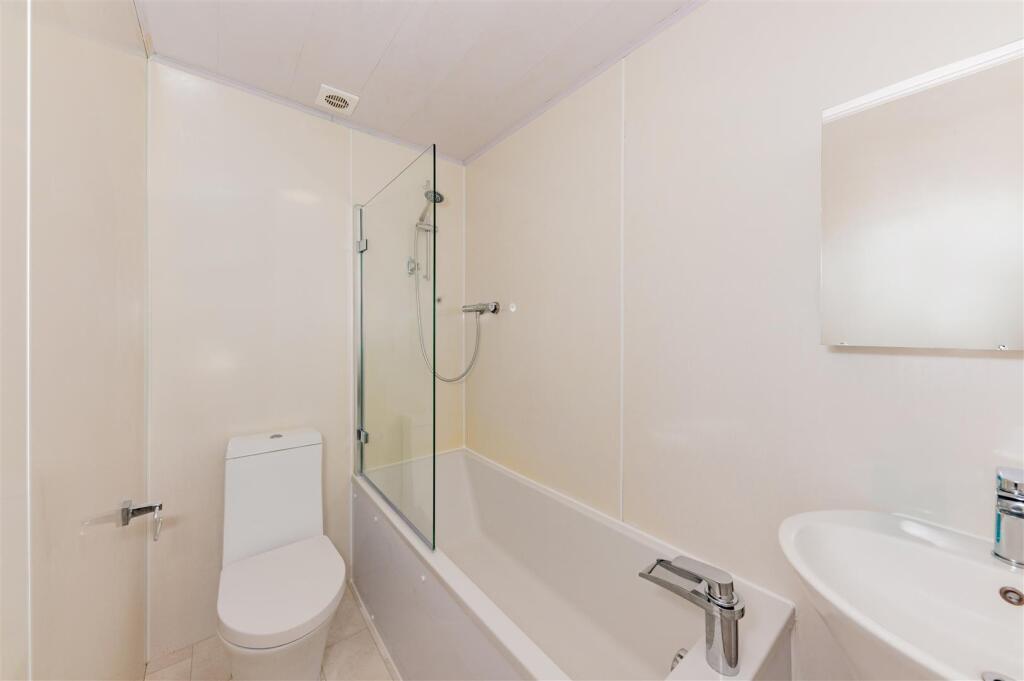 1R 107 Clepington Road Dundee-7.JPG