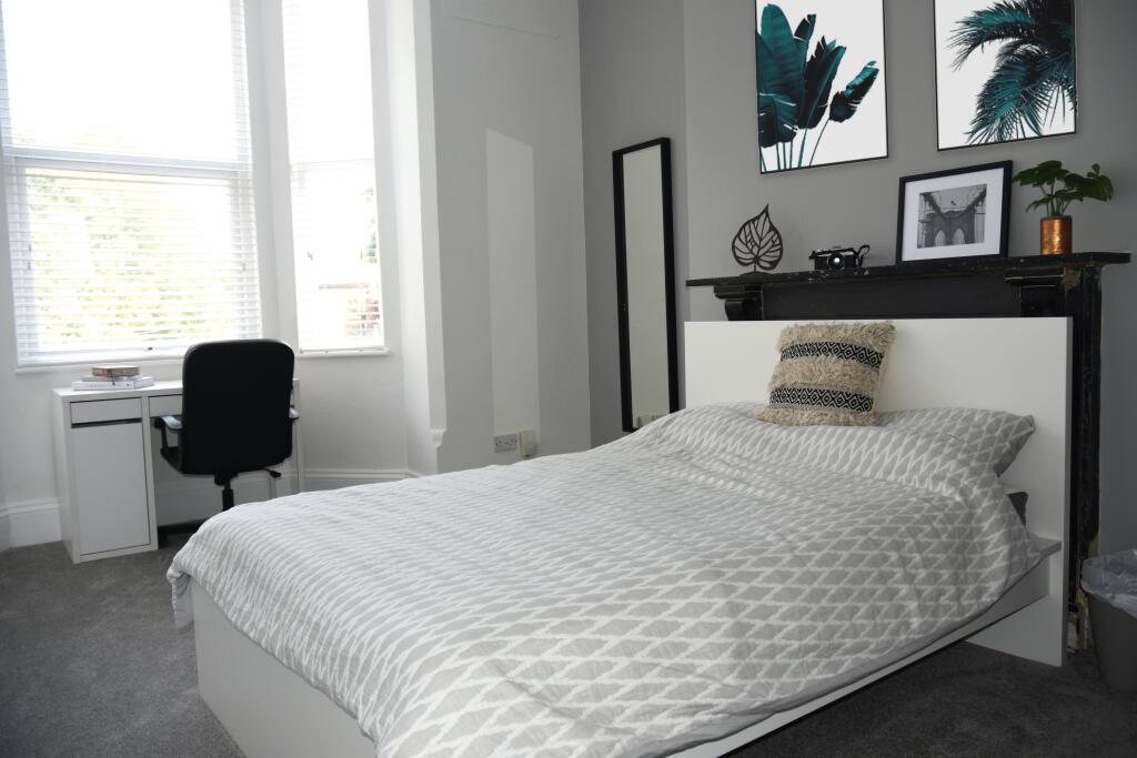 Bedroom 04 04