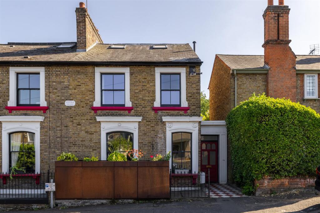 Princes Road, IG9