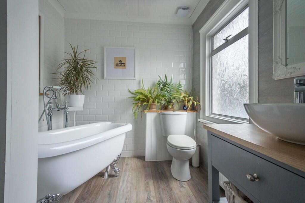 19-21 Cheveley Ro...