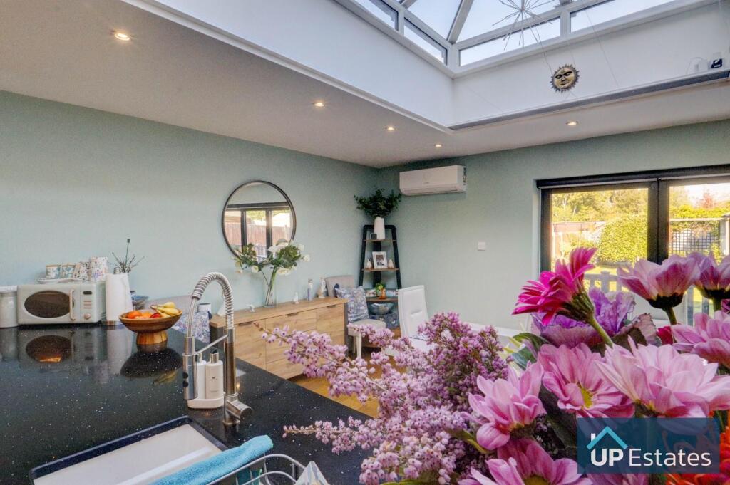 LOUNGE/KITCHEN/DINER