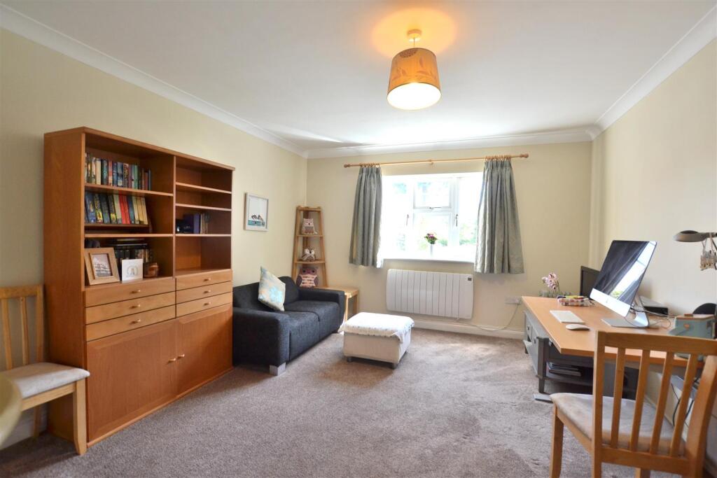 Living Room 4.JPG