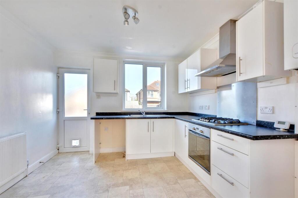 Kitchen_1.jpeg
