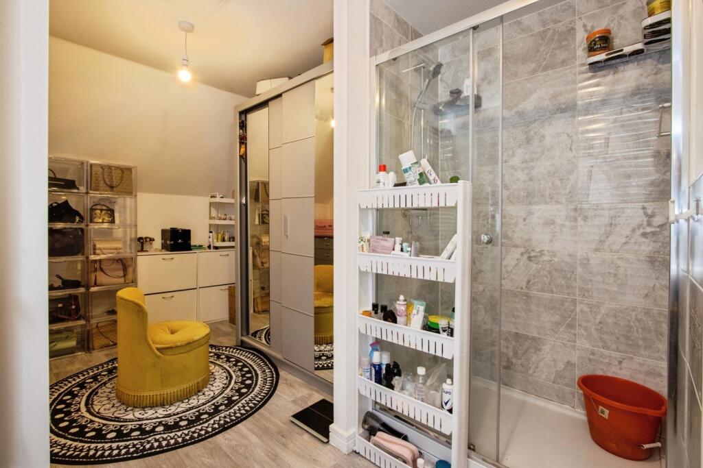 Dressing/Shower Room