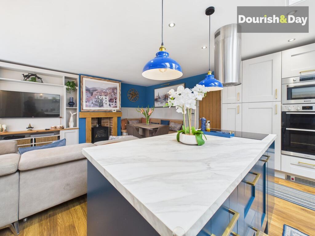 Open Plan Kitchen / Living / Diner