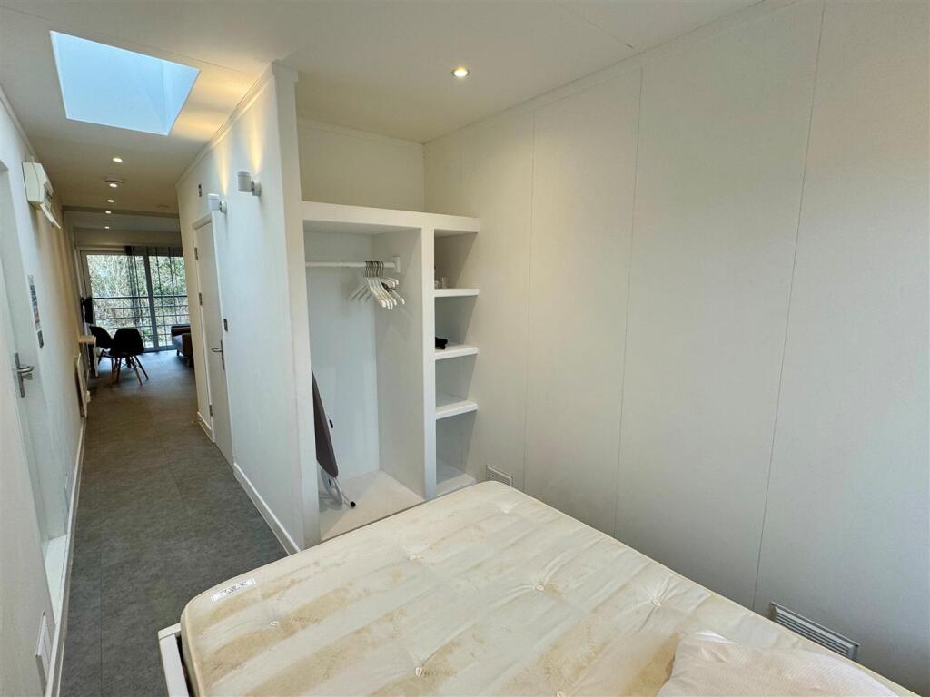 15 Drydock Bedroom