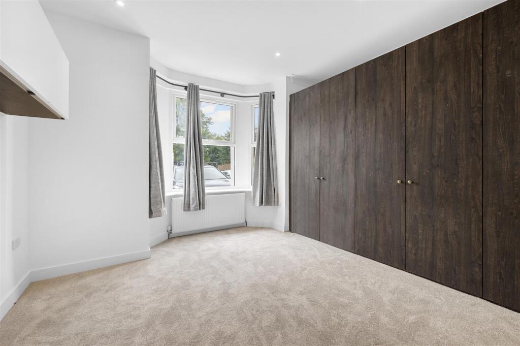 Flat 2, 80 Durham Road,7.jpg