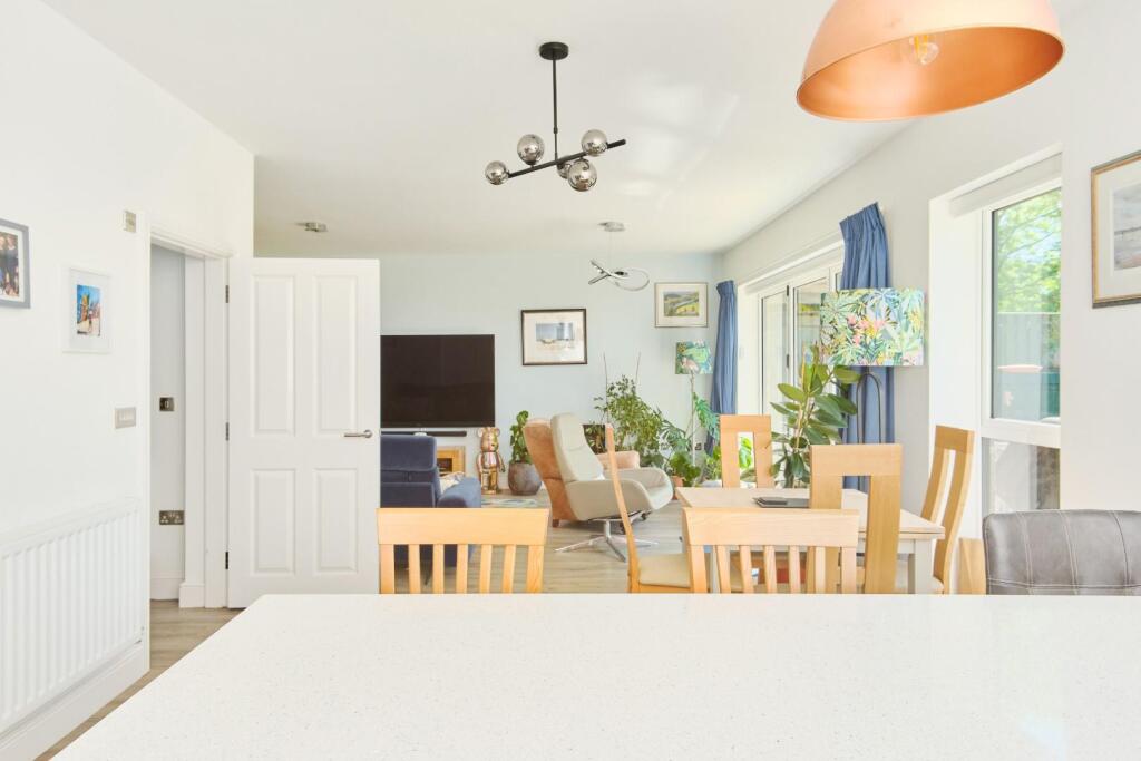 JAJ_GL10 3WB_0025.jpg