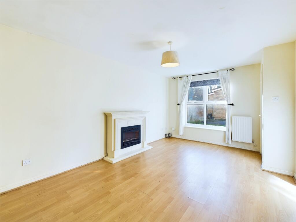 CAM03162G0-PR0180-STILL003