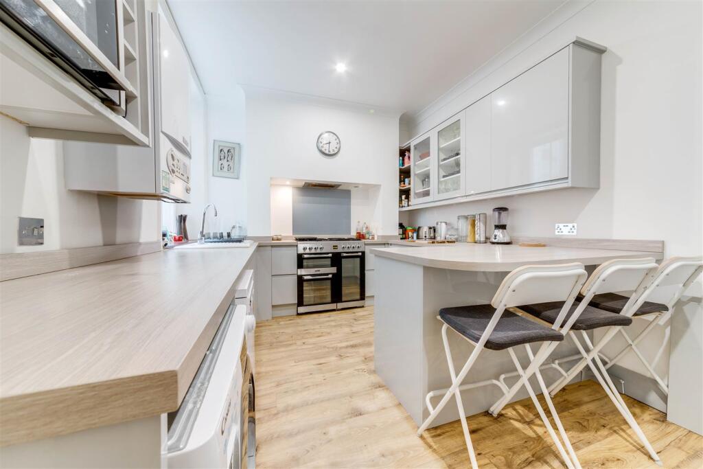 9. Kitchen Ang 1.jpg