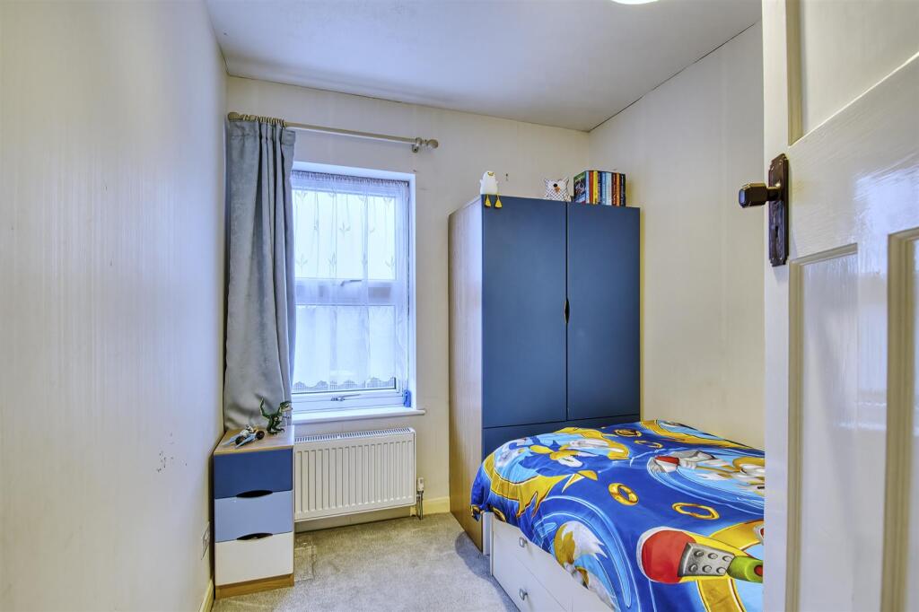 21 Birchall Rd Rushden-28.jpg
