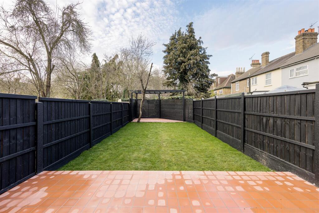 Pennant Terrace E17