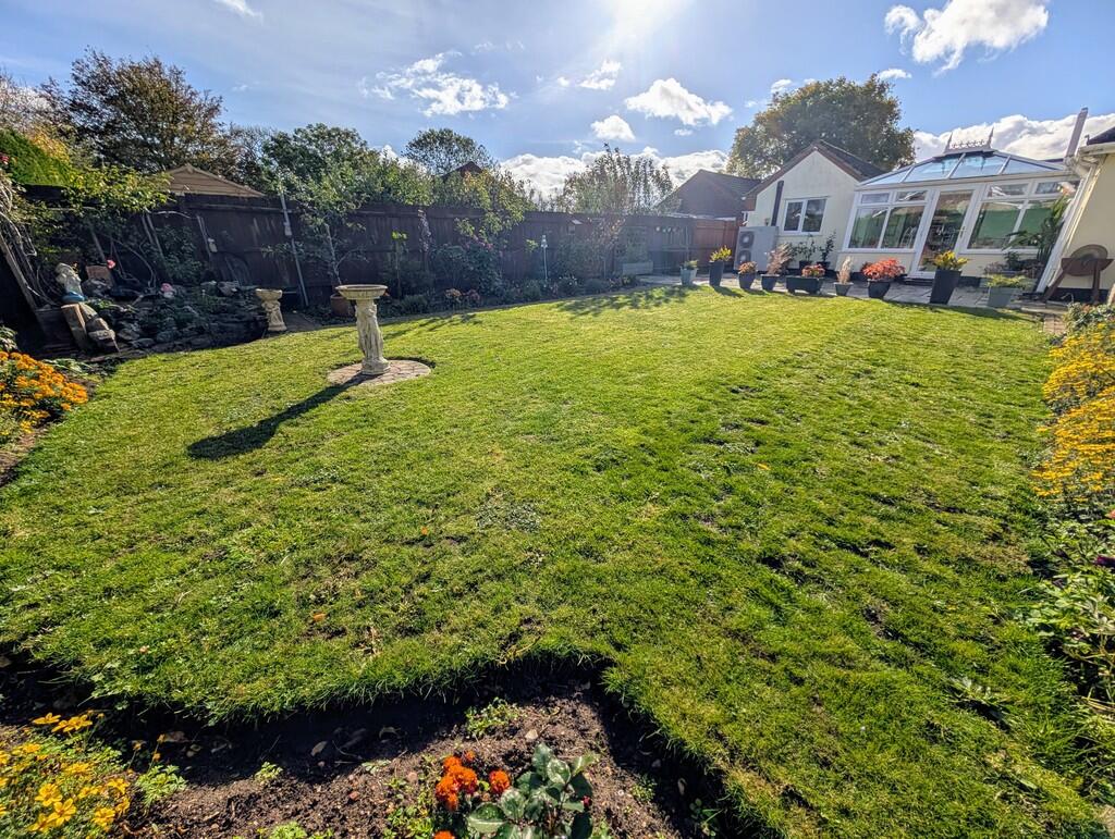 PXL_20251027_1132...