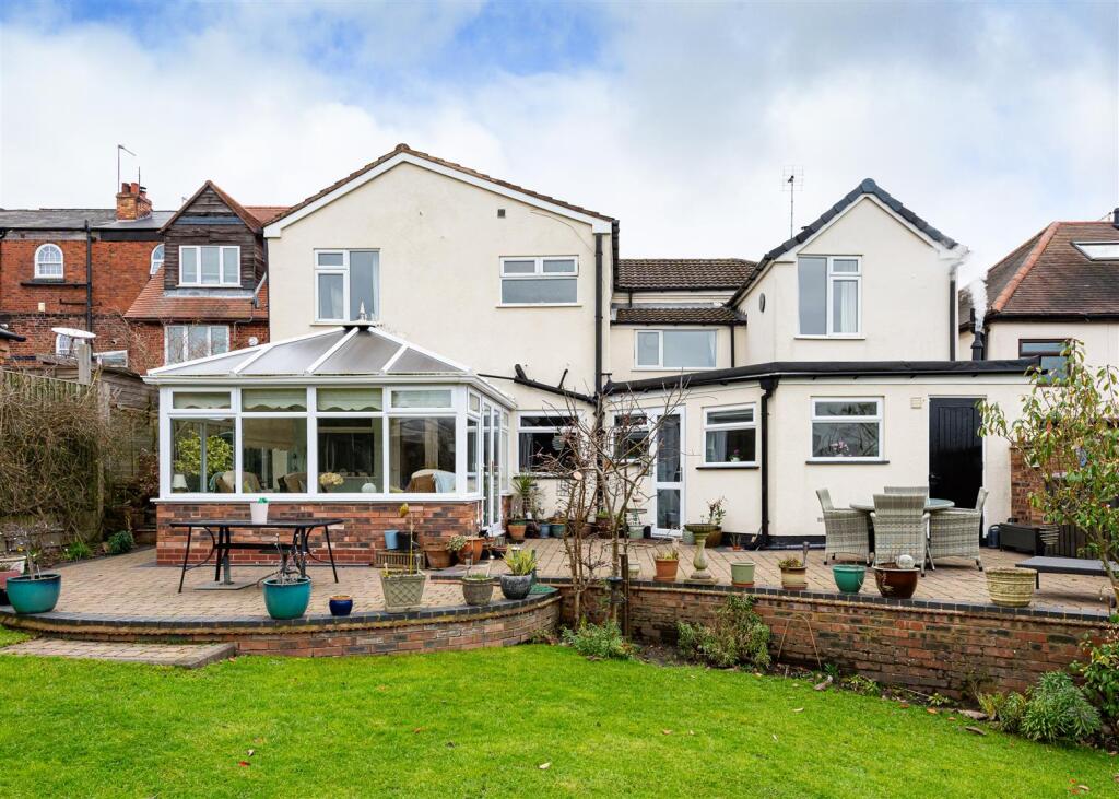 66 Sedgley Road-garden5 FEB25.jpg