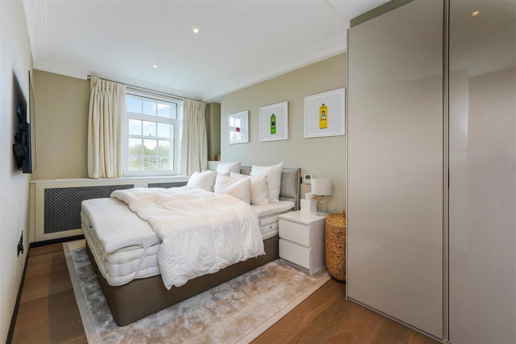 Flat 28, Ovington Court  (15).jpg