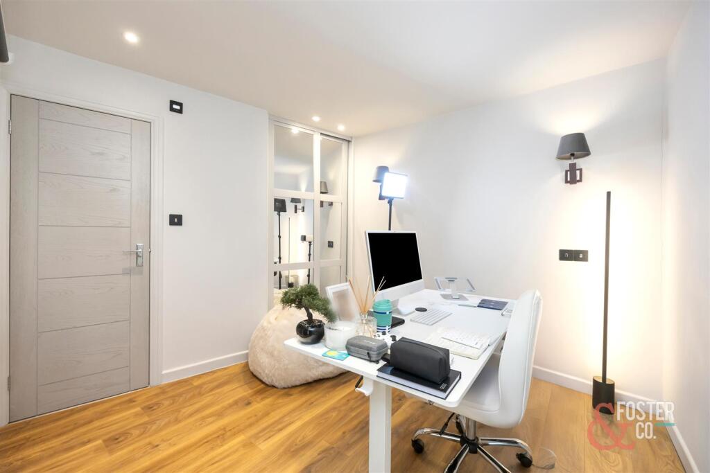 Meadow Close, 7-049.jpg