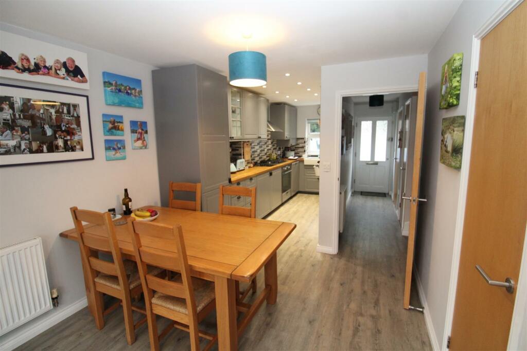 Sitting / Dining Room