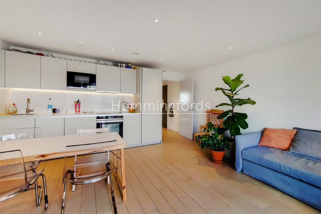 2_Kitchen-Reception-1.jpg