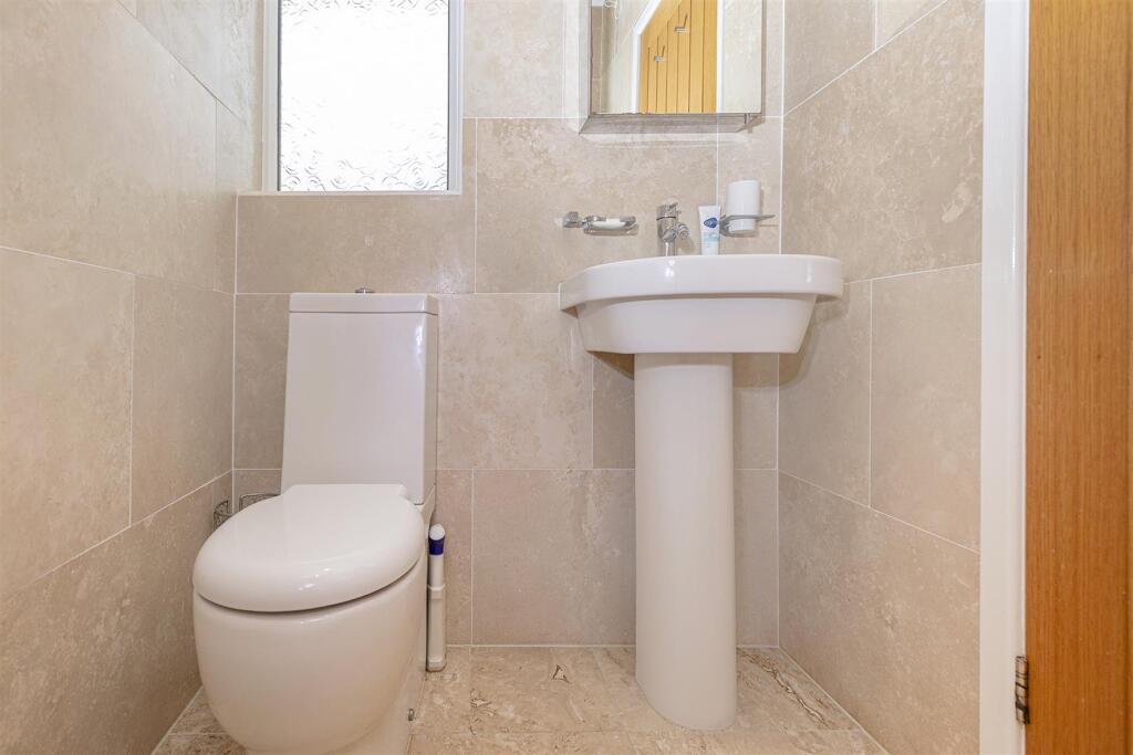 Bramleys Estate Agents - Gleneagles Way - Fixby (2