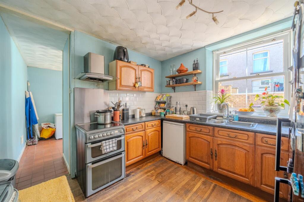 8 Cwmavon Road-14.jpg