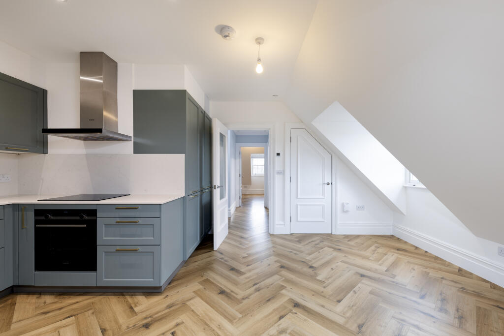 Ivy Court 8- kit (4)