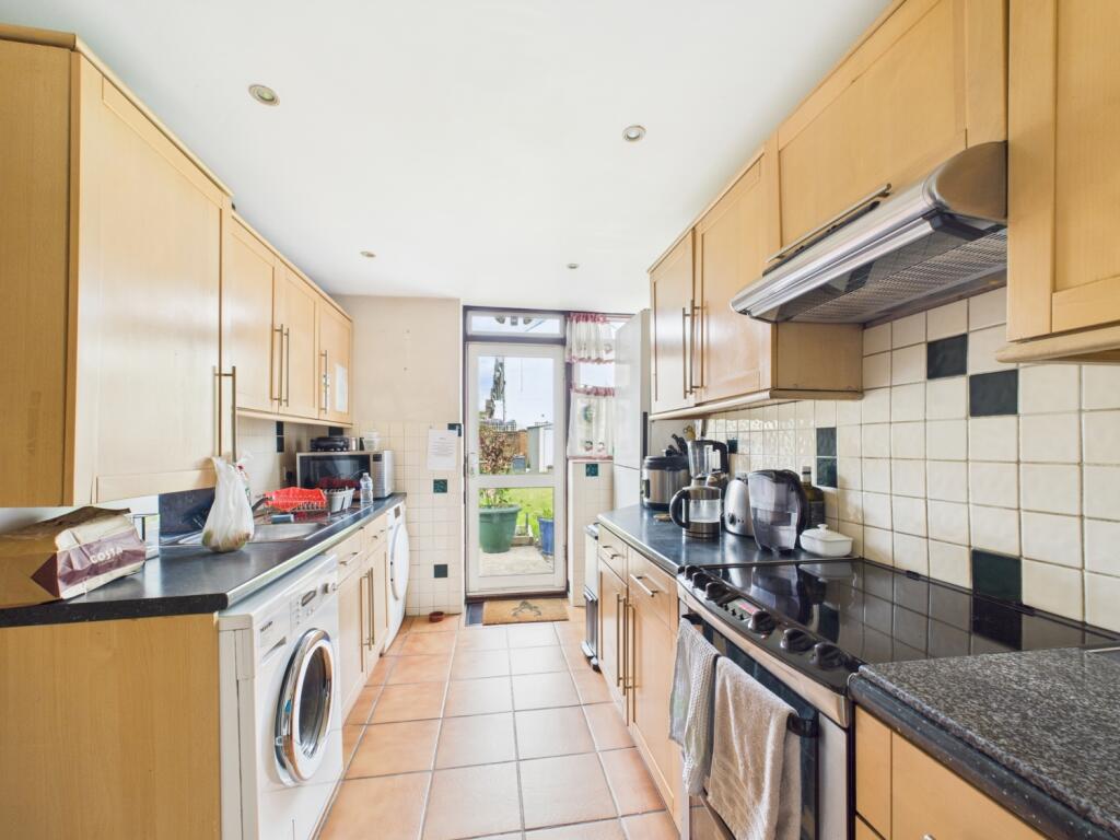 CAM03750G0-PR0046-STILL003