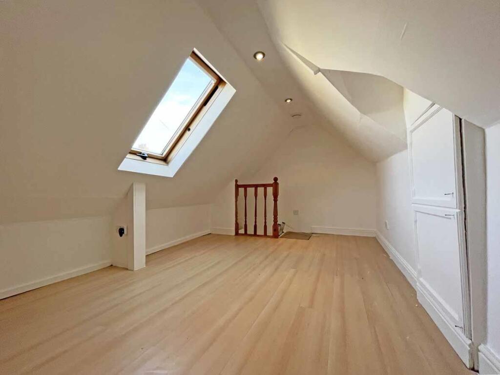 Hotham Place 15 Loft Area.jpg
