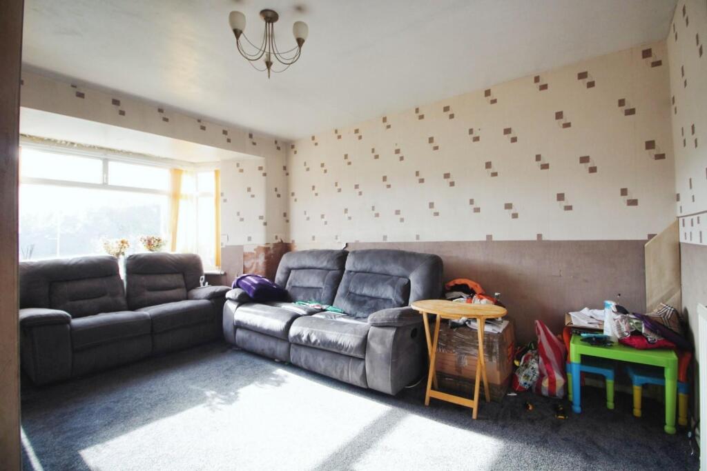 Living Room 1.JPG