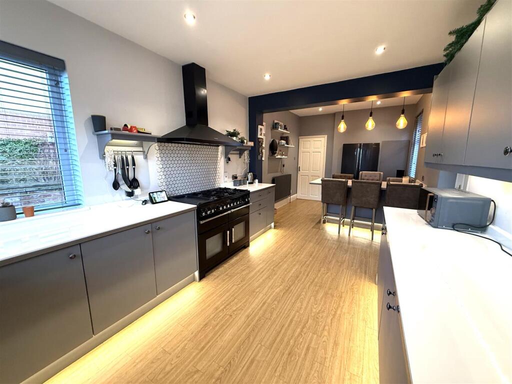 Dining Kitchen 3.JPG