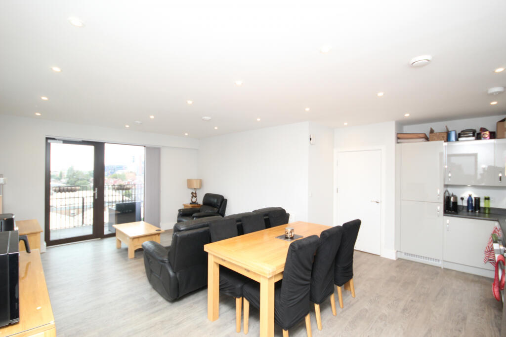 Waterfront Heights, Mount Pleasant, Wembley, Midd