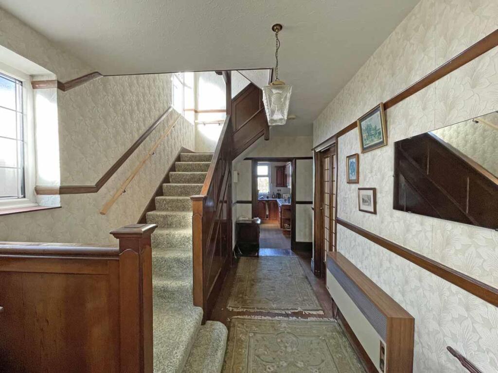 Torland Road 22 Entrance Hall 2.jpg