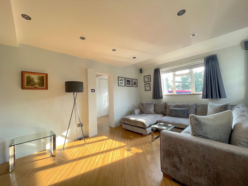 Living Room (2)