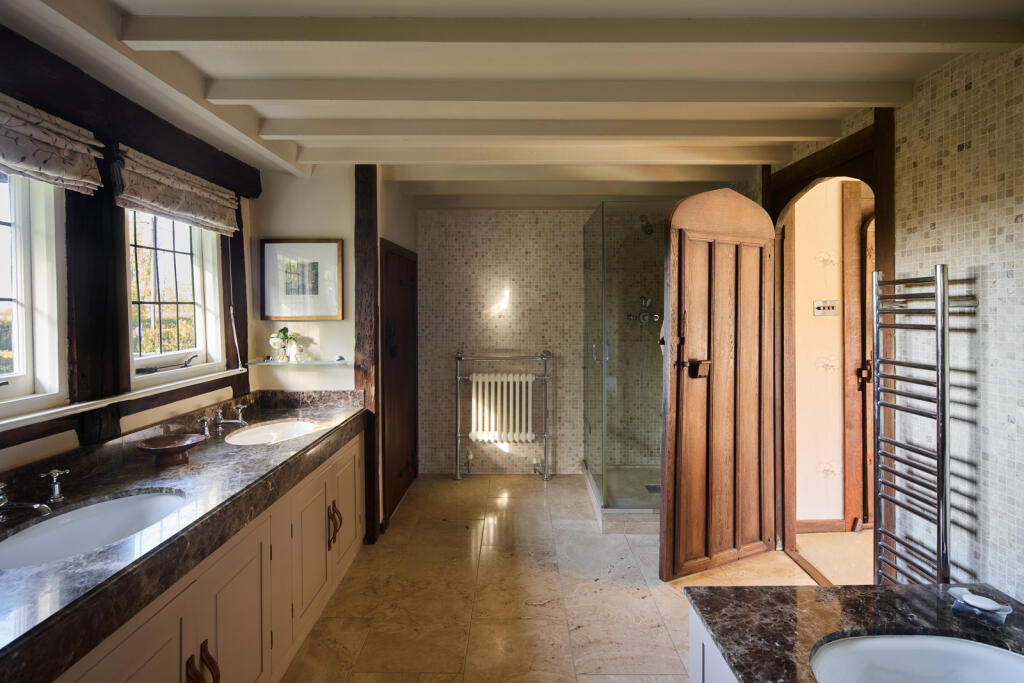 239848 - DGLA1331.jpg