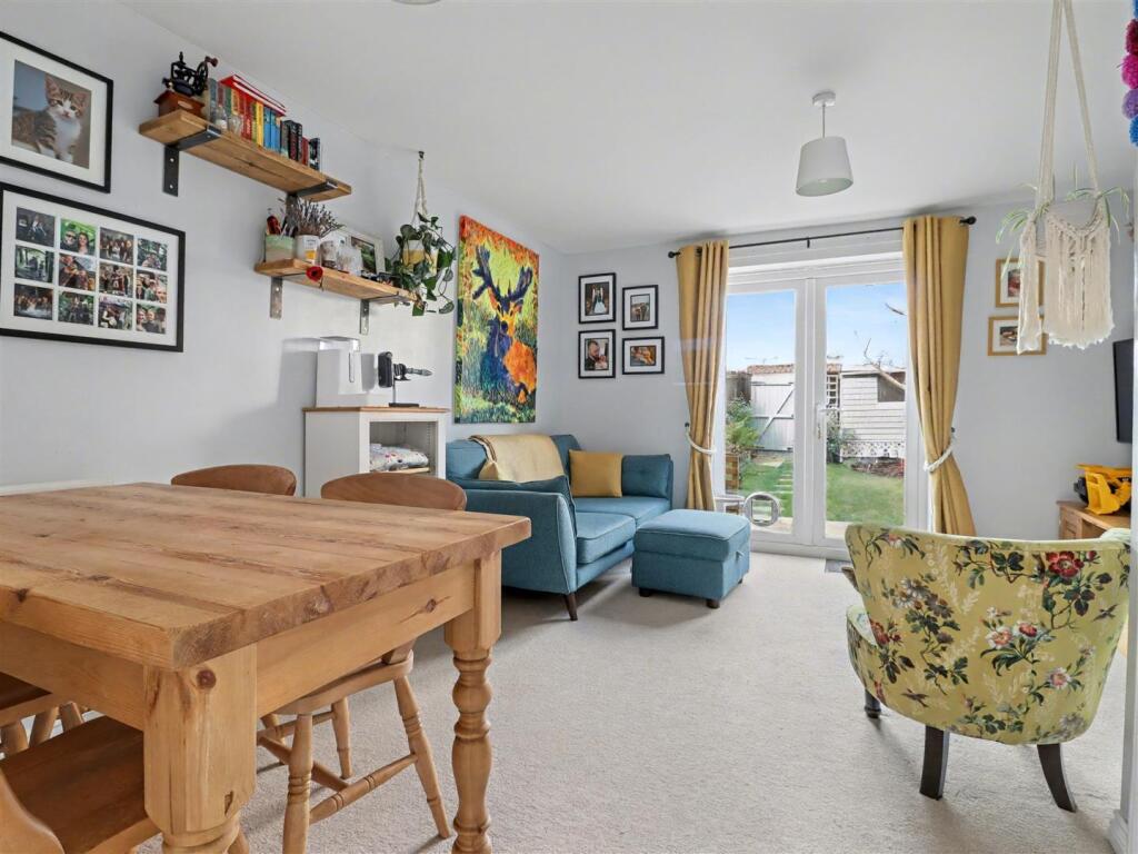 Dining/Sitting Room