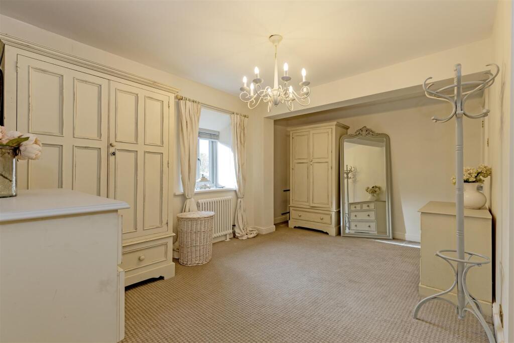 Bedroom 2-1.jpg